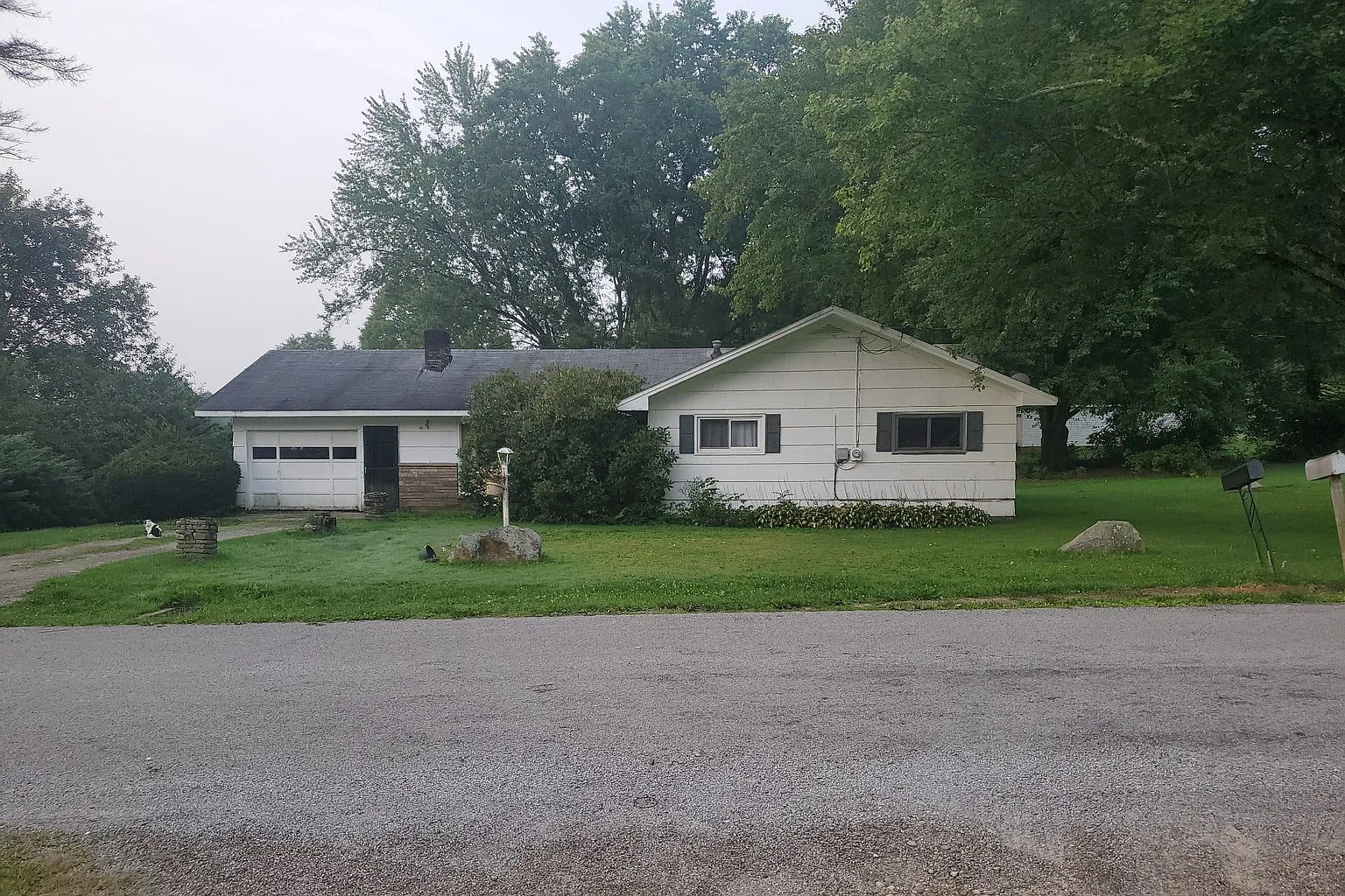 110 Crestview Dr photo 1