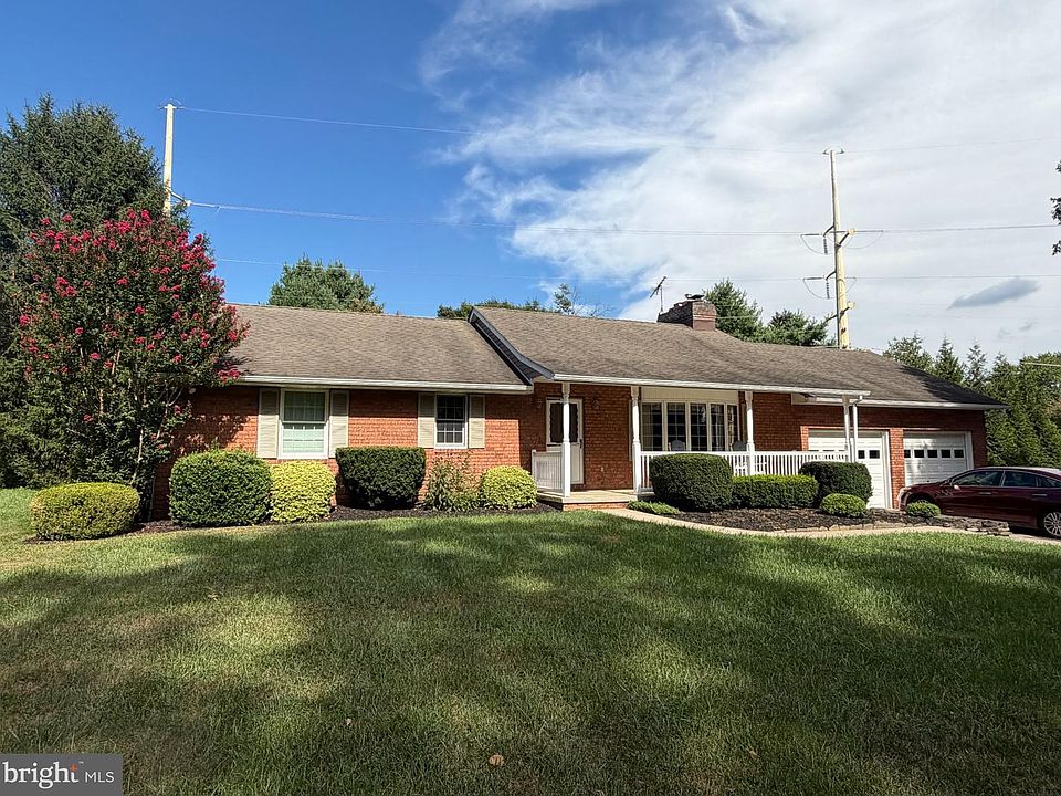 1st image of 2862 Lawndale Rd