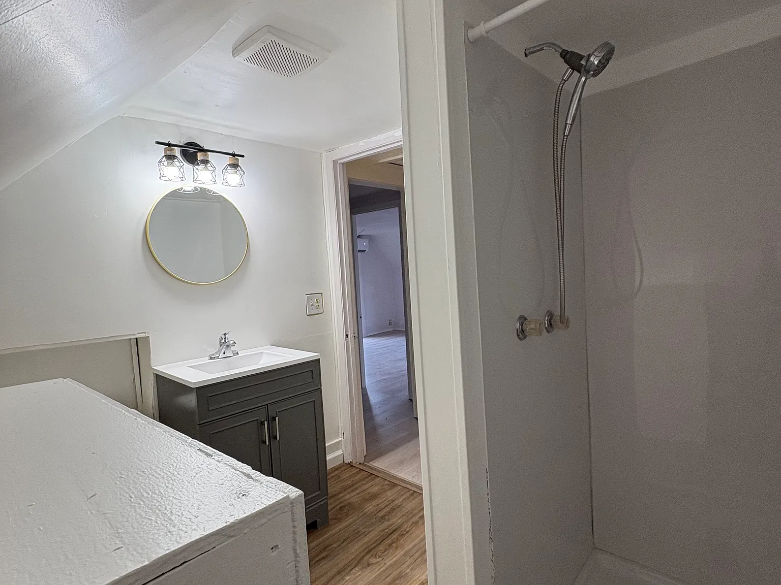 2 bed, 1000 sqft, $1,475 — Photo 3