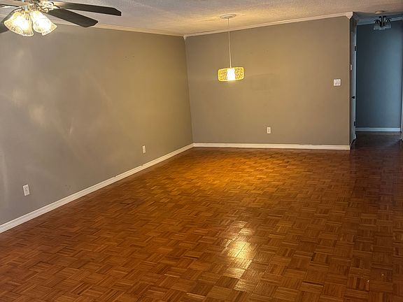 3rd image of 601 Orange Tree Ct