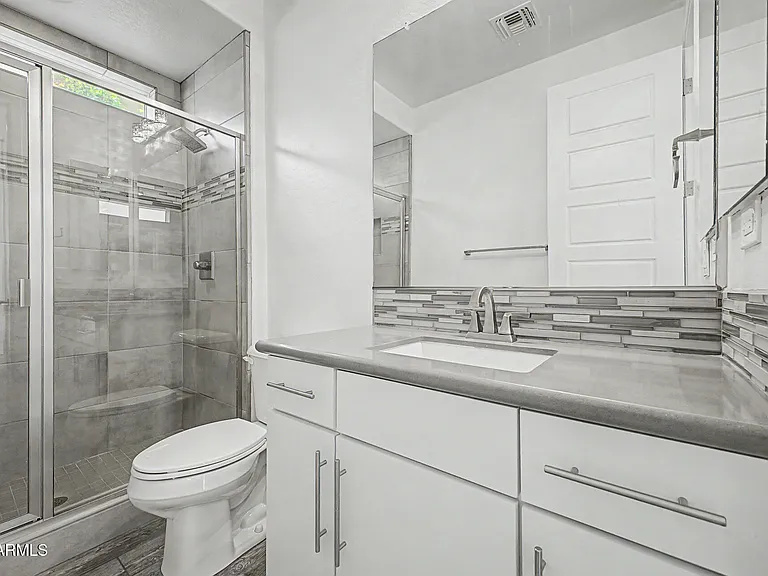 15912 W Sierra St — Photo 19