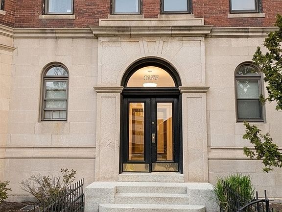 2nd image of 1177 Commonwealth Ave APT 6