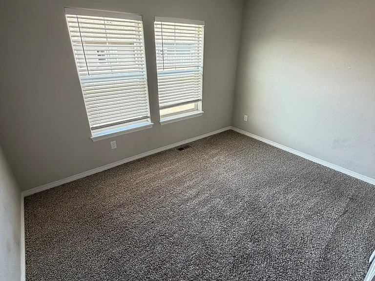 2408 Ridge Top Dr — Photo 8