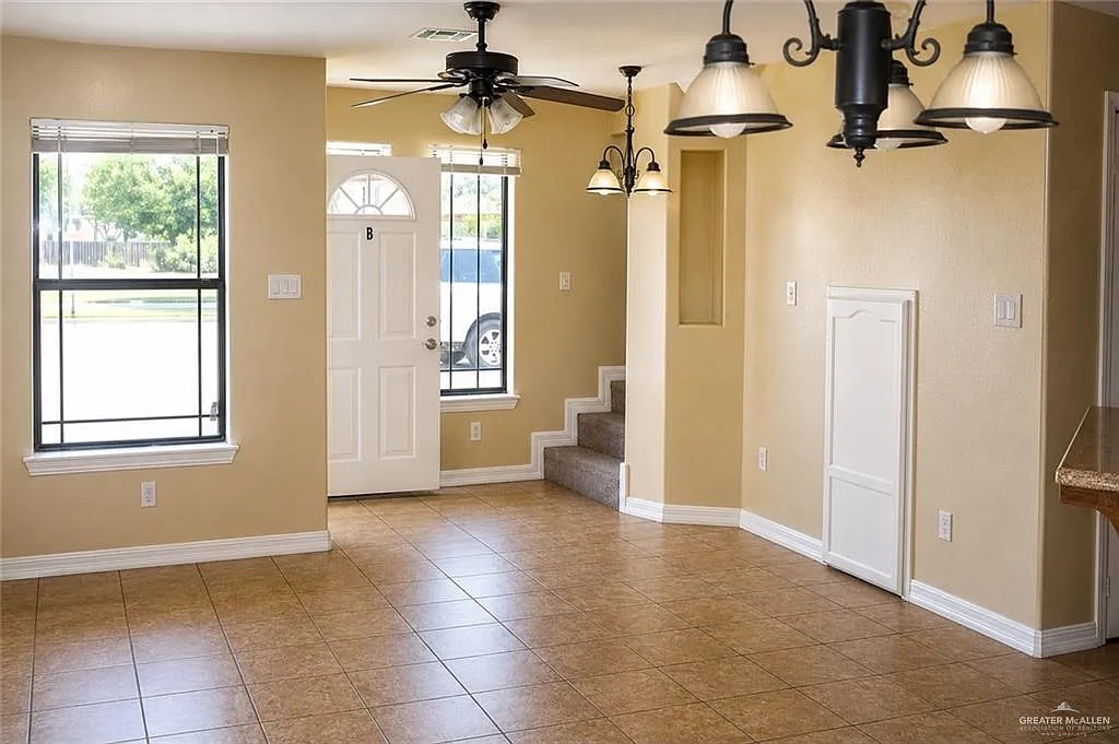 2 bed, 2.5 bath, 1200 sqft, $995 — Photo 4
