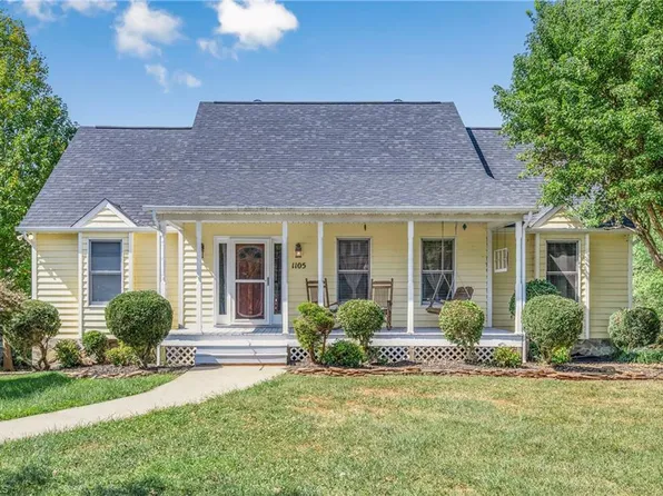 1105 Deer Run Ln, Yadkinville, NC 27055