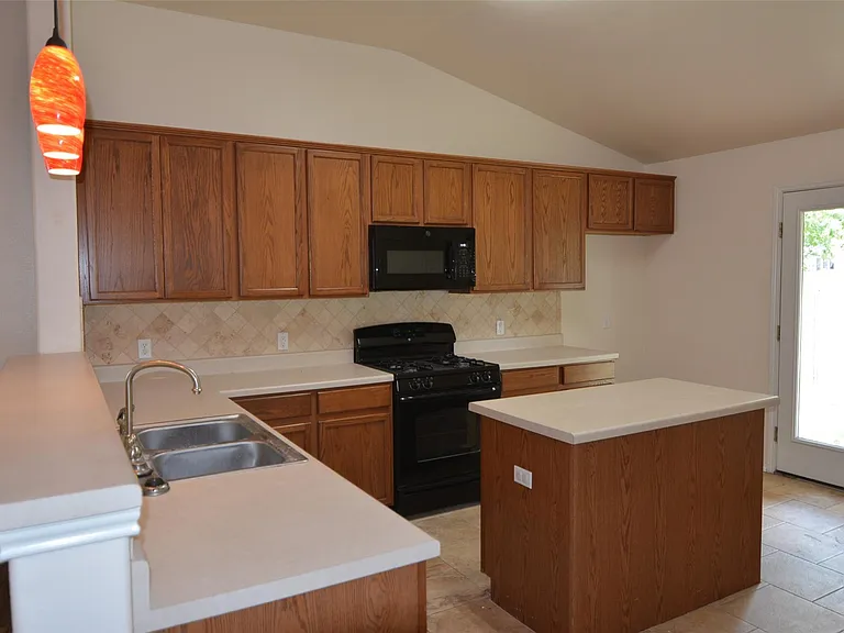 1303 Horseshoe Ranch Dr — Photo 7
