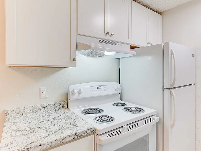 Hampden Village Apartments — Photo 8