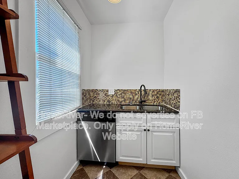 2523 P St #4 — Photo 10
