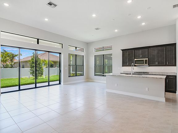 5th image of 8875 Leon Circle W #290