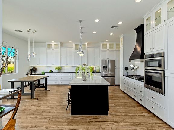 2nd image of 25 Breakers Dr