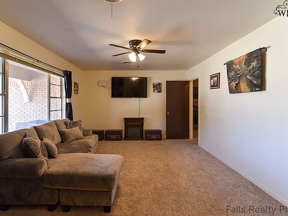 4th image of 1 Belgrave Ct