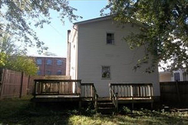 2nd image of 218 W Beech St
