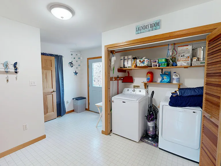 701 Teakwood Ln — Photo 15