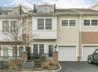 8 Grove Ct, Asbury Park, NJ 07712