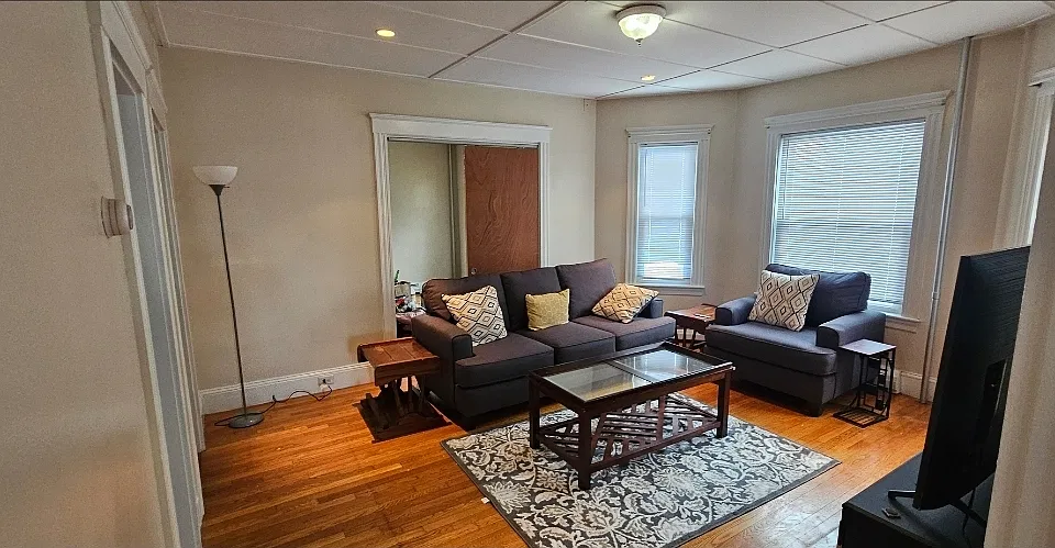 Living room/ dining