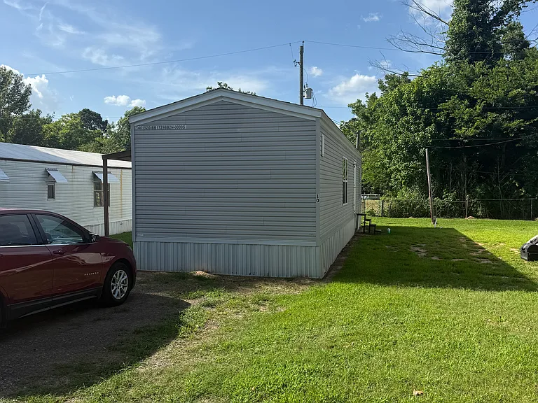 10 Burge Dr #1 — Photo 1