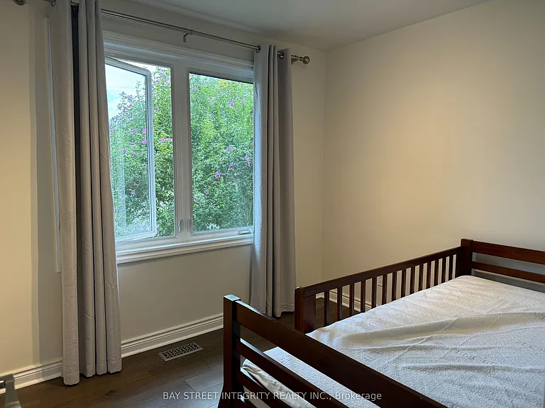 1339 Pinegrove Rd — Photo 17