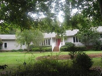 2nd image of 17284 Foxcroft Ln