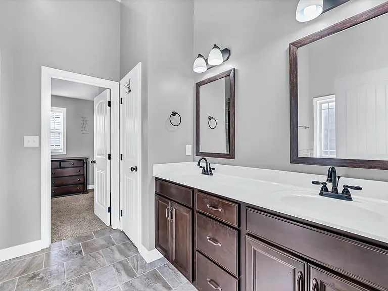 109 Easton Dr — Photo 18