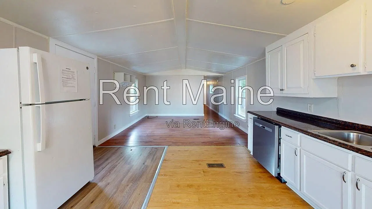 3 bed, 1.0 bath, 980 sqft, $1,150 — Photo 3