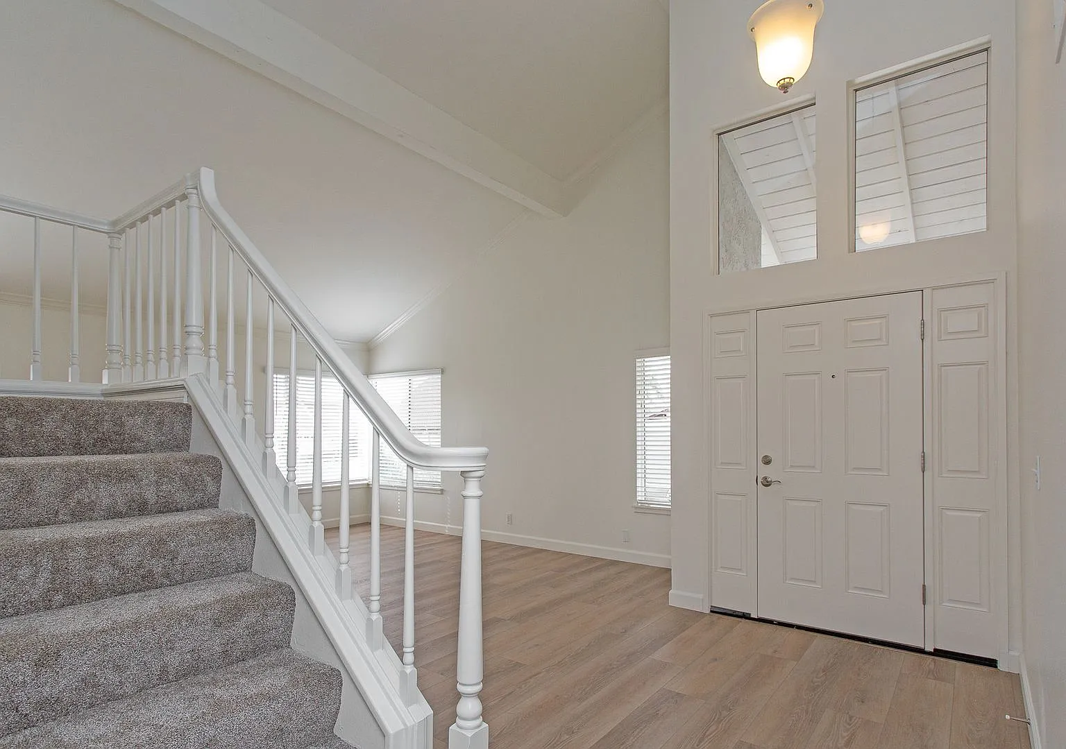 Bright and Beautiful 4 Bedroom Home in Carlsbad! — Photo 4