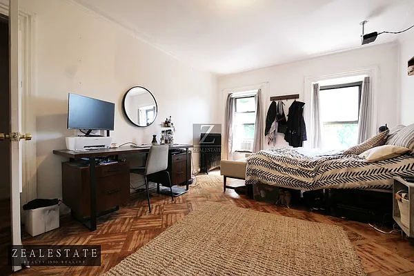 Rented by ZealEstate Group Inc | media 33