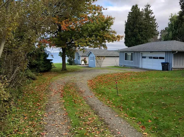 29613 Beach Dr NE, Poulsbo, WA 98370