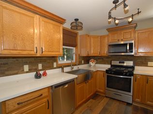 32814 Lakeshore Dr, Burlington, WI 53105
