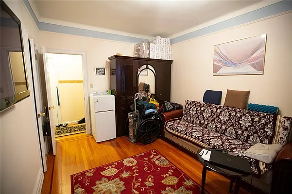 Sold by Remax Edge | media 11