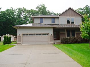 2497 Chestnut Trl, Muskegon, MI 49442
