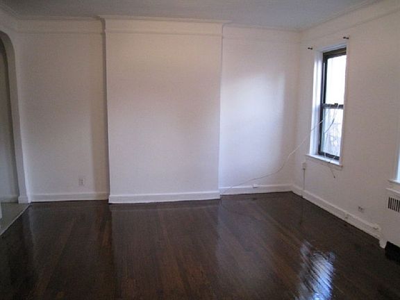 2nd image of 567 2nd Ave APT 4
