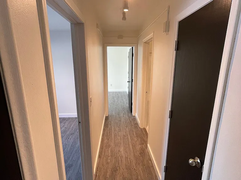6200 Golden Valley Rd #222 — Photo 4