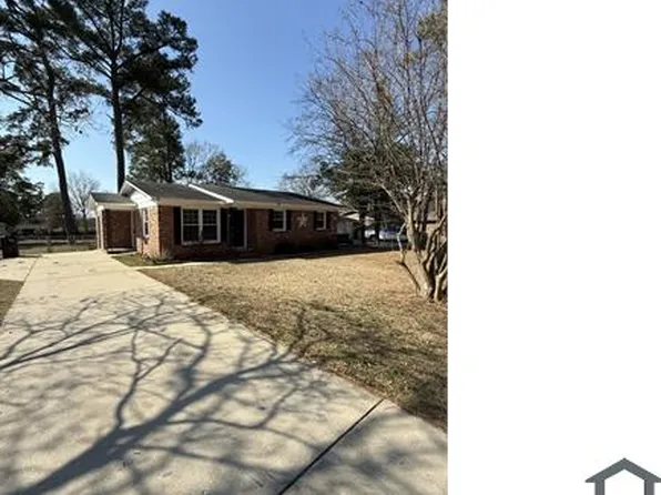 285 Decatur Dr, Fayetteville, NC 28303