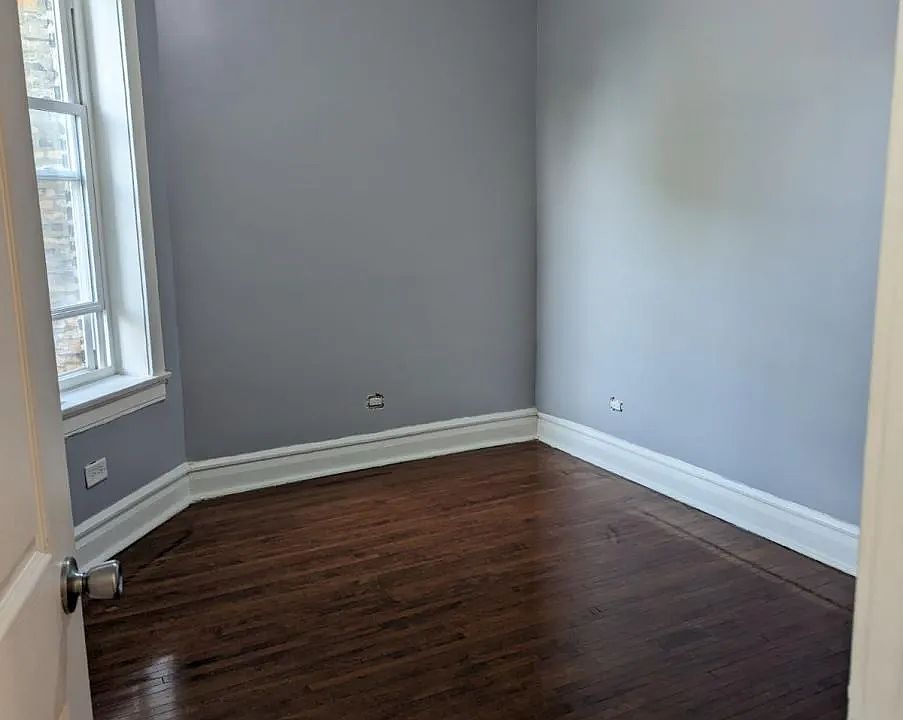1st Bedroom 150SQFT