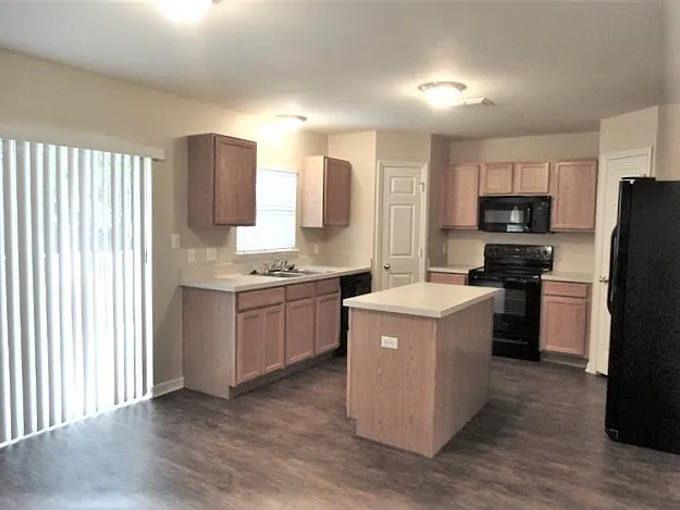 2803 Heathgate Way — Photo 5