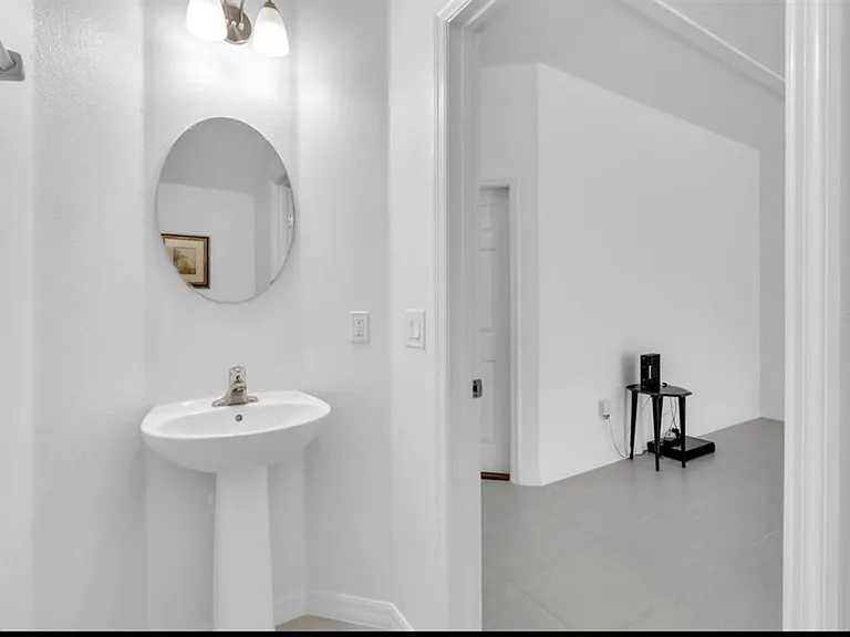 4710 Cliveden Loop — Photo 9