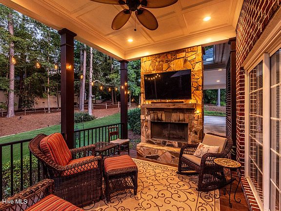 2nd image of 507 Pineview Court