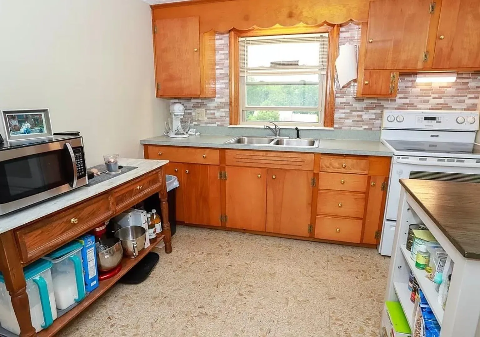 271 Waterford St — Photo 4