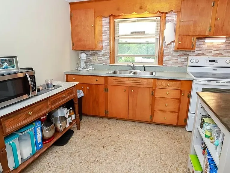 271 Waterford St #2 — Photo 4