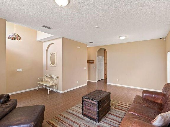 5th image of 1730 Crowned Ave
