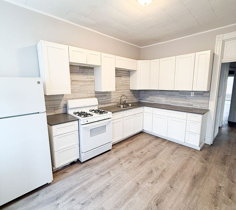 1st image of 3259 Oregon Ave APT B