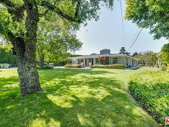 2nd image of 28925 Cliffside Dr