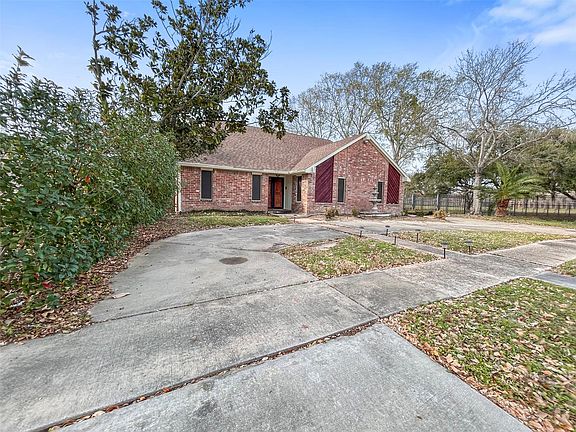 2nd image of 10614 Huntington Point Dr