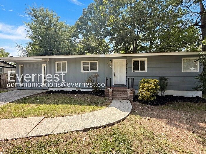 1st image of 1232 Oakwood St