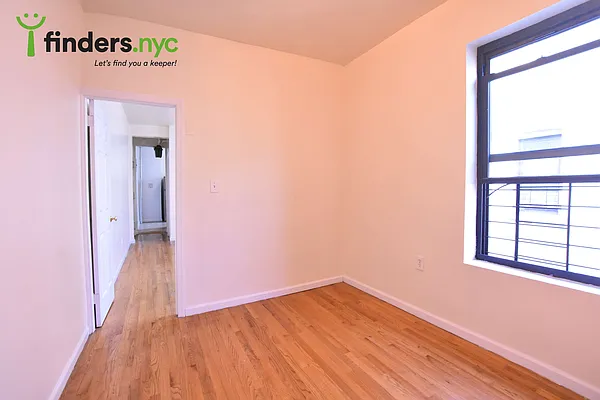 Rented by Clove Realty LLC | media 8