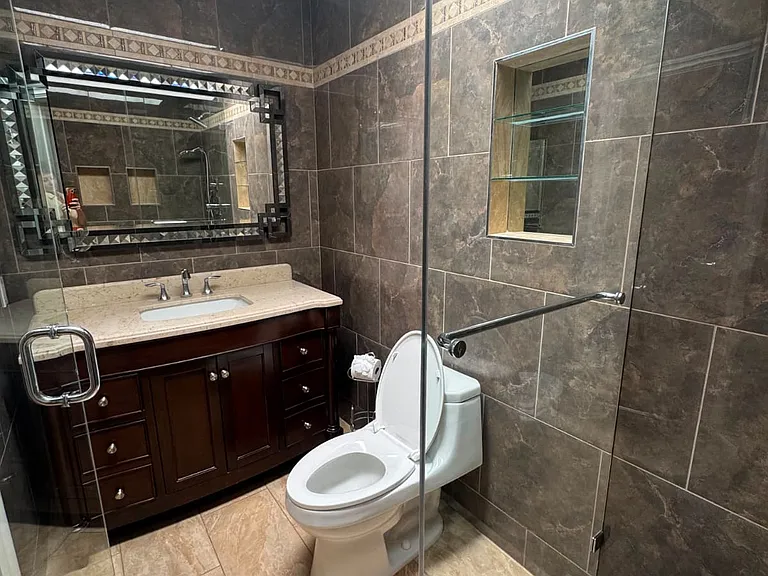 4153 W Sarah St — Photo 35