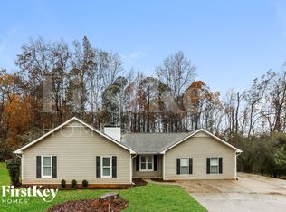 100 Beacon Dr, Fayetteville, GA 30215