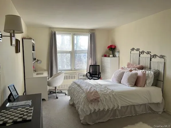 241-20 NORTHERN BOULEVARD #3H, Douglaston, NY 11362