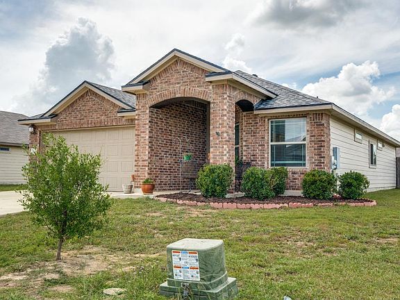 4th image of 1618 Woodlands Dr