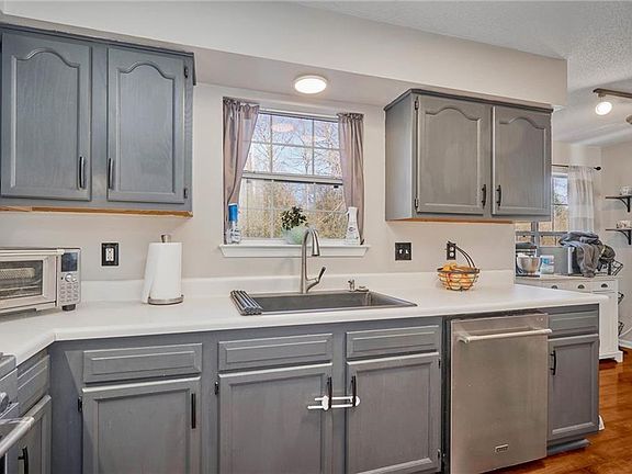 3rd image of 1220 Woods Edge Cir